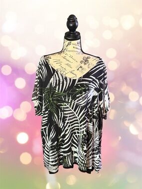 Avenue Black & White Botanical V-Neck Tunic with Green Leaf Accents